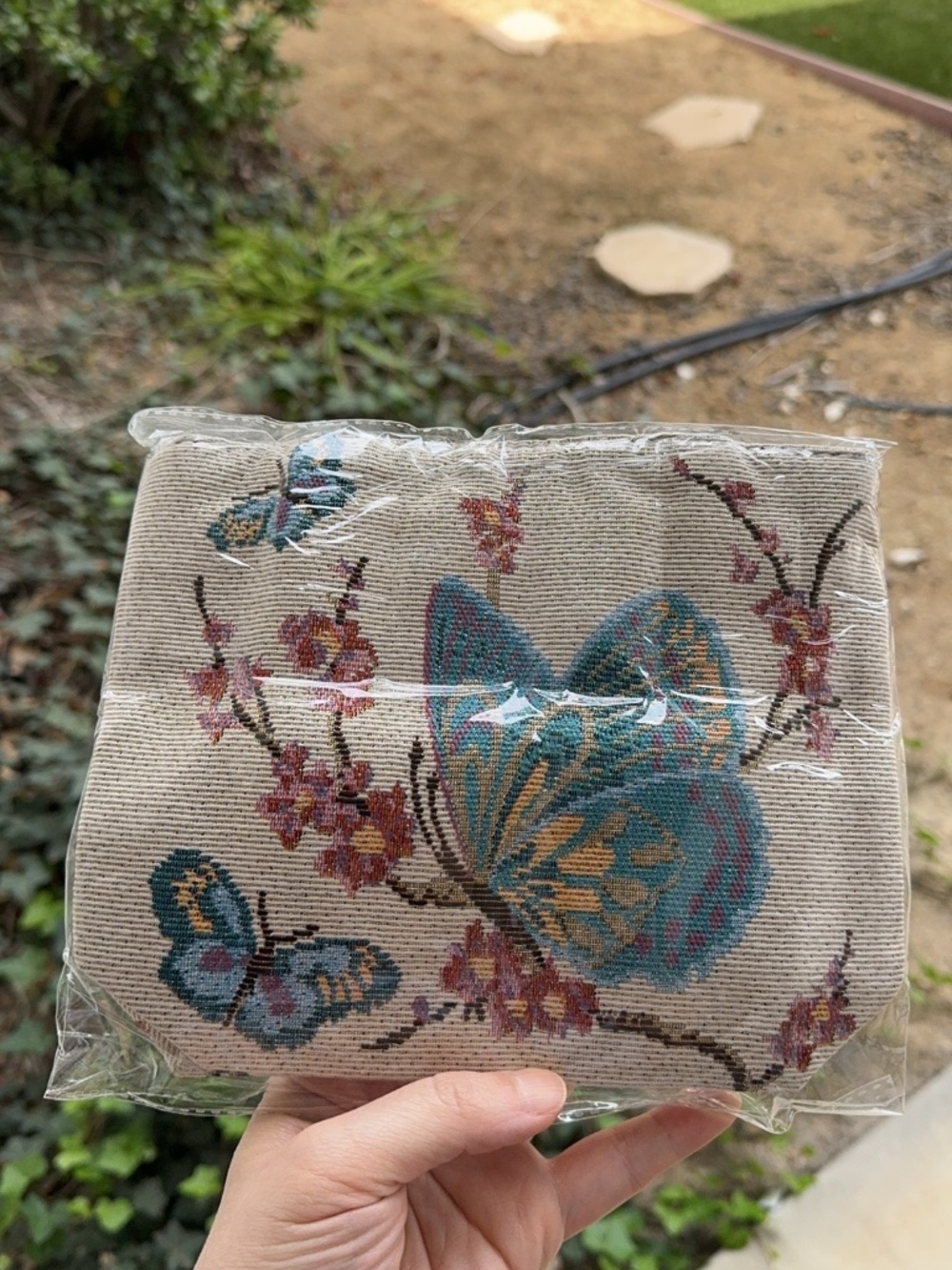 Small stitches canvas tote bag with zipper and handles